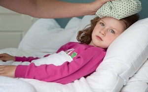 Trẻ dễ mắc bệnh gì trong thời tiết mưa phùn ẩm ướt?