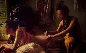 Bắt quả tang cơ sở bán hormone chuyển giới chui