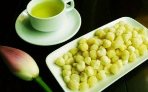 Làm mứt hạt sen ngon mềm đãi khách ngày Tết