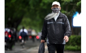 Vì sao người già có nguy cơ đột quỵ cao khi thời tiết mưa lạnh?