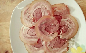 Thơm ngon thấm vị bắp bê hầm bia sả