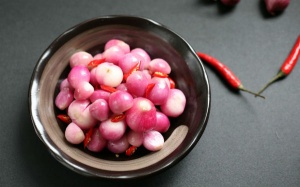 Hành tím muối xổi chống ngán hiệu quả cho ngày Tết