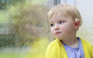 Tăng cường sức đề kháng cho trẻ trong ngày mưa phùn