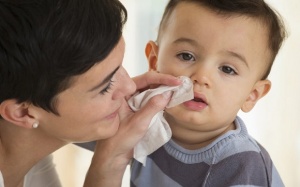 Cẩn thận nguy cơ bệnh đường hô hấp mùa Xuân cho trẻ