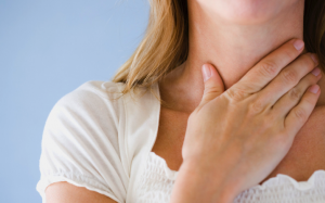 Massage có giúp giảm viêm họng, khản tiếng thường xuyên?