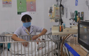 Hiếm gặp: Toàn bộ lá gan nằm ngoài ổ bụng khi vừa chào đời