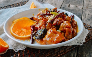 Món ăn đặc biệt: Gà sốt nước cam