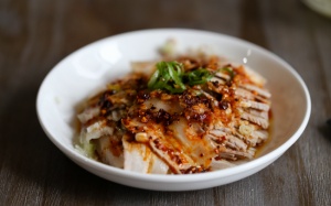 Món ngon dễ làm: Thịt ba chỉ luộc trộn sốt Tứ Xuyên