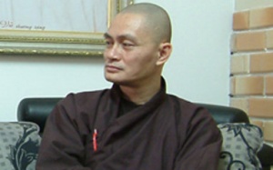 'Tùy thuận chúng sinh, nhi vi lợi ích...'