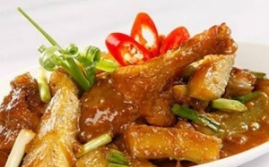 Bữa tối ngon miệng với vịt kho chuối xanh