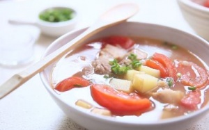 Ngon lạ: Canh khoai tây nấu thịt ba chỉ kiểu Trung Hoa