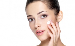 Cách dùng kem trị nám tốt nhất