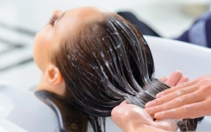 Rủ nhau phục hồi tóc bằng keratin mà không biết nó cực độc