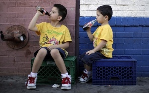 Trẻ sớm bị gan nhiễm mỡ vì thích uống thứ nước này