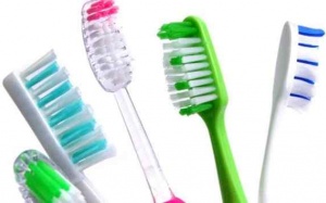 Dùng chung bàn chải đánh răng: Coi chừng mắc 4 bệnh này!