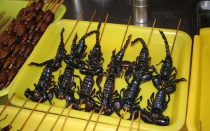 Những món ăn sởn tóc gáy ở chợ đêm Bắc Kinh