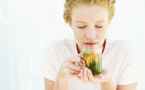 9 biện pháp tự nhiên giúp điều trị viêm thanh quản