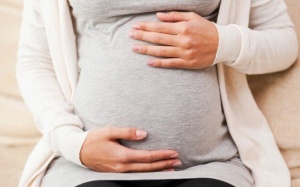 Những dấu hiệu nguy hiểm mẹ bầu cần lưu ý trong thai kỳ