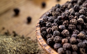 Ăn nhiều hạt tiêu đen cẩn thận những tác hại không ngờ