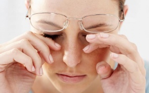 Biến chứng nguy hiểm ở mắt do viêm gan B