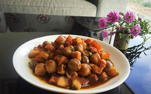 Thịt ba chỉ kho nấm rơm tốn cơm phải biết