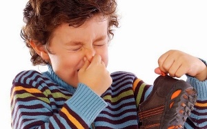 Bí quyết khử mùi hôi chân khó chịu mà không tốn kém