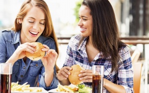 Chế độ ăn của thanh thiếu niên và nguy cơ ung thư vú