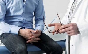 Mọc mụn ở 'cậu nhỏ' là bệnh gì?