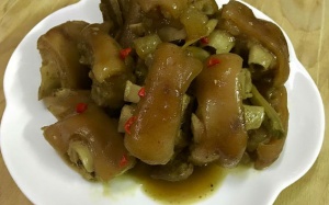 Móng giò om ngũ vị