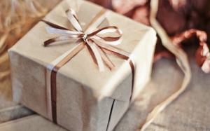 Quà mùng 8/3: Năm nay quà tặng nào đang hot?