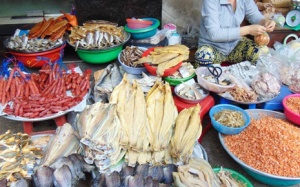 Có gì trong khô cá, mắm mà ruồi cũng không dám đậu?