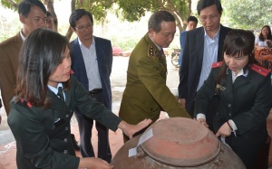 Hà Nội: 2/10 mẫu rượu có lượng methanol vượt ngưỡng 900 - 2.000 lần