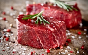 Thịt đỏ rất tốt, thịt bò ăn cỏ còn tốt hơn!