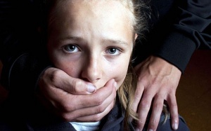 Hàng loạt vụ ấu dâm đau lòng qua lời kể của bác sĩ