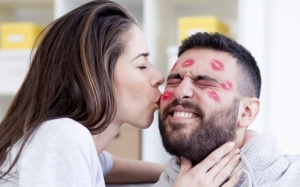 8 căn bệnh có thể lây nhiễm qua nụ hôn