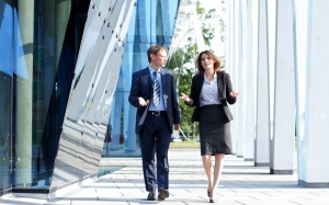 Người bận rộn làm thế nào để đi bộ nhiều hơn?