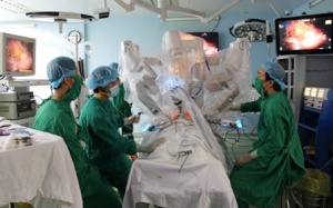 Ca phẫu thuật ung thư dạ dày đầu tiên bằng Robot tại Việt Nam