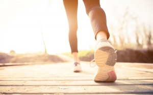 Điều gì xảy ra với cơ thể khi bạn đi bộ 15 phút/ngày?