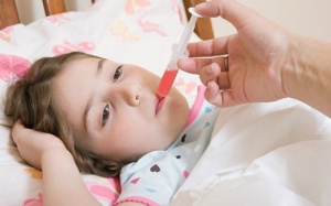 Không lạm dụng thuốc hạ sốt cho trẻ