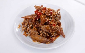 Ngon lạ: Cánh gà rim tỏi mật ong