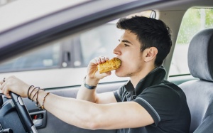 Đau bụng, buồn nôn do viêm dạ dày: Bệnh từ miệng