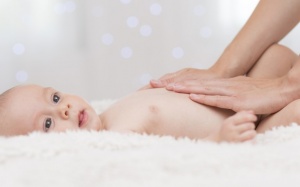 5 loại dầu massage tốt nhất cho trẻ sơ sinh