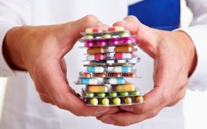 Tại sao thuốc của bệnh viện bán đắt hơn bên ngoài?