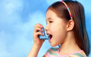 Cha mẹ cần làm gì khi con bị hen phế quản?