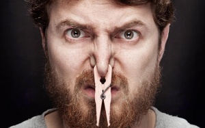 Tại sao có những người tắm mãi mà vẫn bốc mùi?