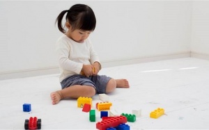 Tư thế ngồi chữ W có hại gì với trẻ nhỏ?