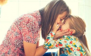 10 câu nói tuyệt vời giúp cha mẹ kết nối với con