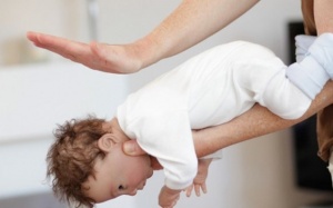 Cha mẹ cần biết điều này để cứu con khi bị hóc dị vật