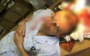 ​Ai bảo vệ bác sỹ?