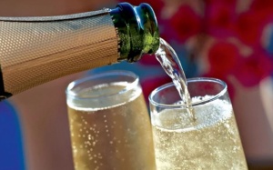 4 lý do nên uống champagne